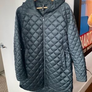 Athleta whisper weight featherless parka